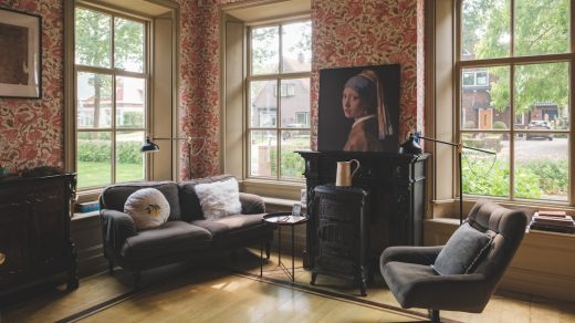 Photo wooden table lamp