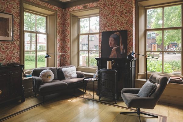 Photo wooden table lamp