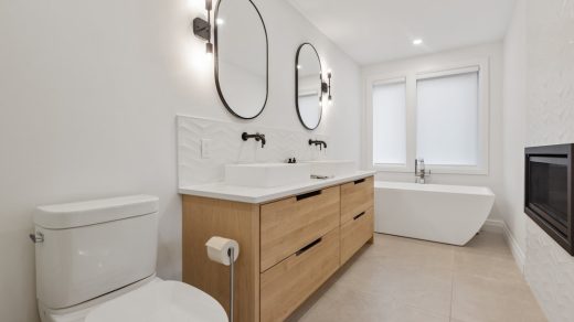 Photo bathroom sconce trends